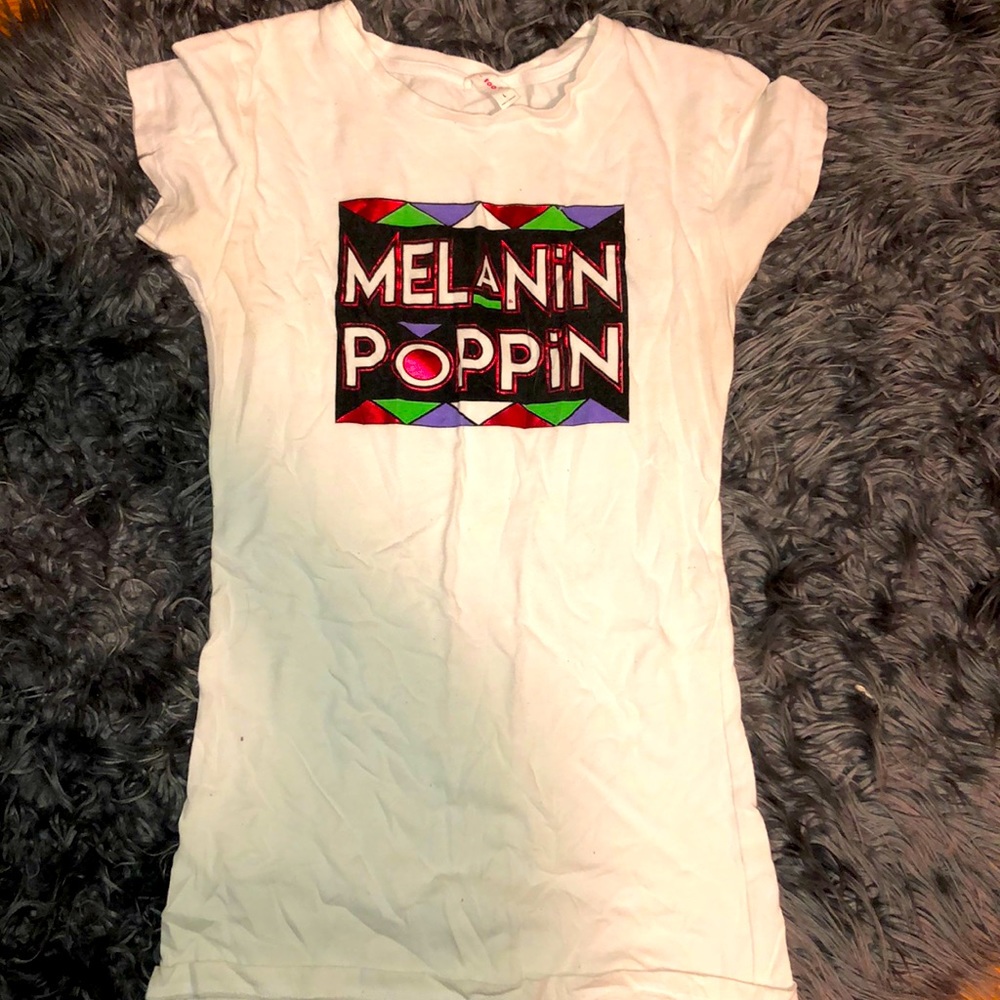 a cute scripted tee 💕